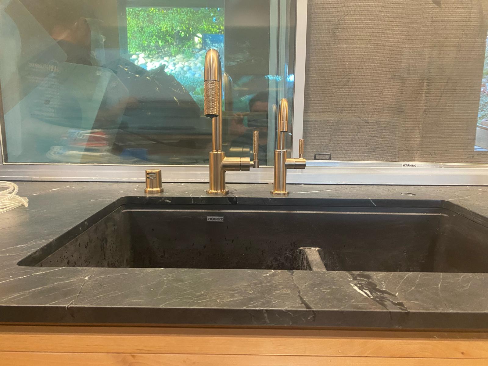 Modern shower remodel by SoCal Emergency Plumbing Costa Mesa